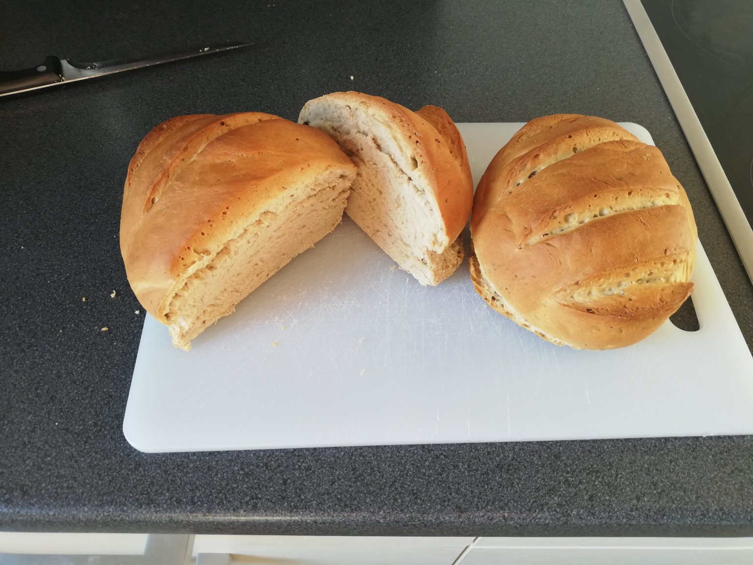 Ganz einfach: Hefe-Weißbrot selber backen | RESIPIS