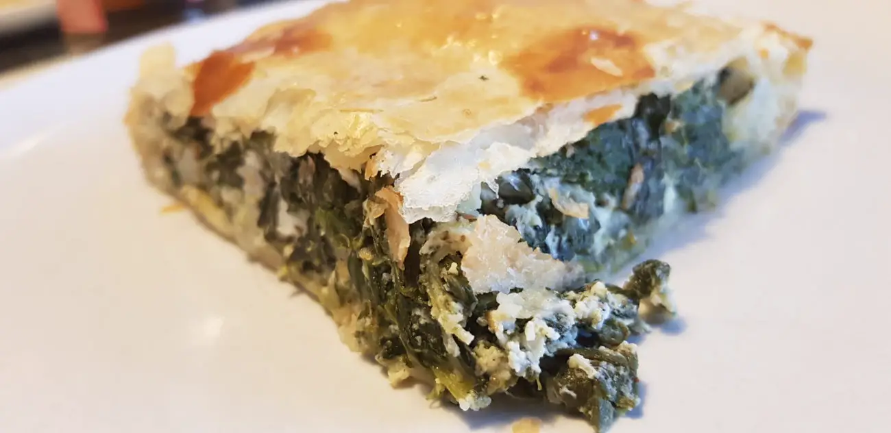 Griechische Spanakopita / Spinatpastete | RESIPIS