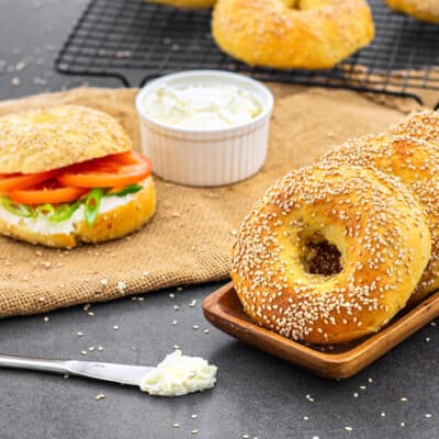 Einfache Bagels wie vom Bäcker